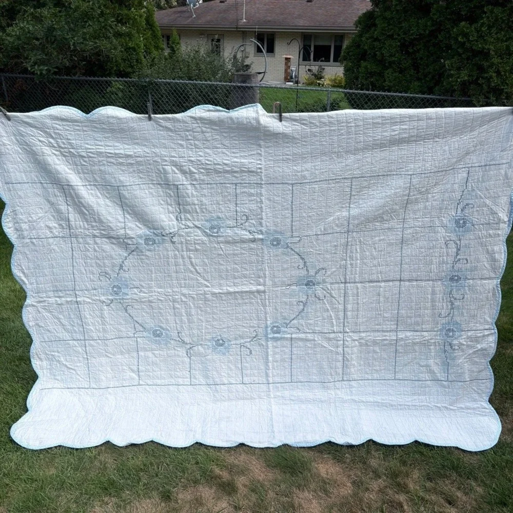 Vtg Hand Embroidered/Cross Stitch Reversible Quilt Floral Scalloped Edge Cottage